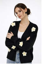 Gebreid Damesvest – Bloemdetails – Zacht Materiaal