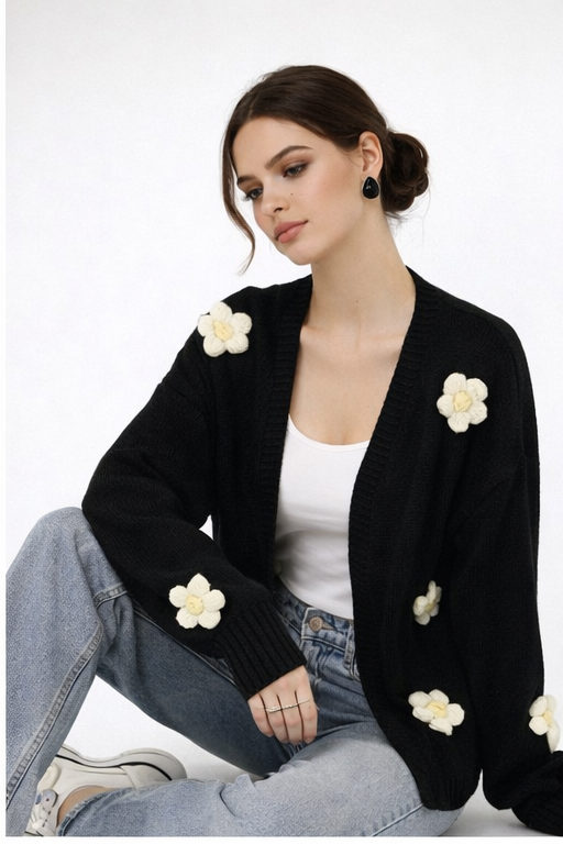 Gebreid Damesvest – Bloemdetails – Zacht Materiaal