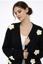 Gebreid Damesvest – Bloemdetails – Zacht Materiaal